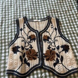 Simons Black and Cream Floral Knit Vest